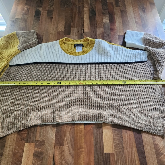 Urban Outfitters Slouchy Cropped Oversized Sweater Size Medium - Picture 8 of 11